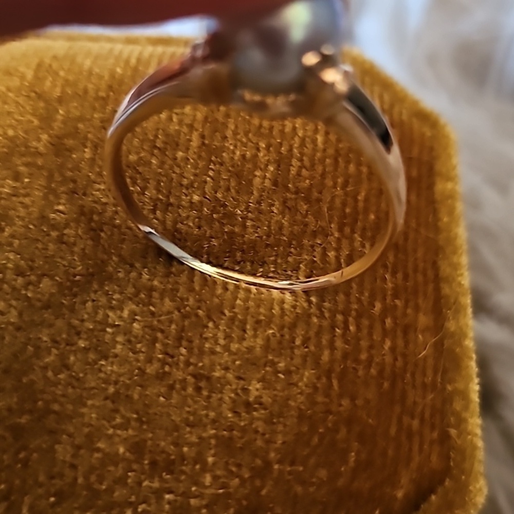 Vintage 1940s Cultured Pearl Ring 14K Yellow Gold Solitaire Setting Orga… - Picture 10 of 12